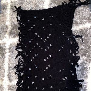 Black ruffled scarf